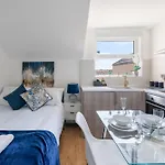 Central & Charming Studio London - 6
